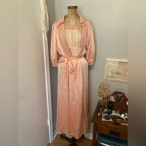 Silk 1930’s slip dress with robe 🎀